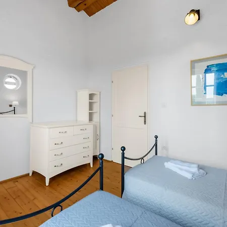 Villa Habibi In Sovinjak - Haus Fuer 8 Personen Buzet