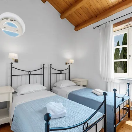Villa Habibi In Sovinjak - Haus Fuer 8 Personen Buzet